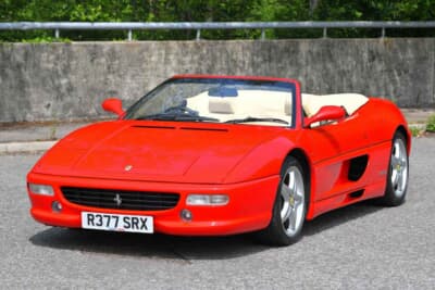 9万7750ポンド（邦貨換算約1444万円）で落札されたフェラーリ「F355スパイダー」（C）Bonhams