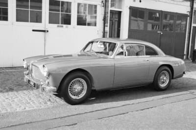 42万1250英ポンド(邦貨換算約8380万円)で落札されたアストンマーティン「DB4 プロトタイプ」(C)Courtesy of RM Sotheby's