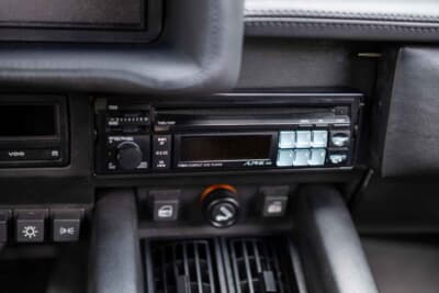  55万5000ドル（邦貨換算約8168万円）で落札されたランボルギーニ「カウンタック 25thアニバーサリー」（C）Courtesy of RM Sotheby's