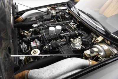 18万4800ドル（邦貨換算約2720万円）で落札されたフェラーリ「400i」（C）Courtesy of RM Sotheby's