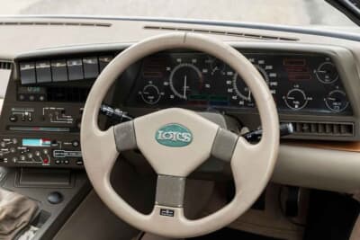 価格応談で現在も販売中のロータス「エトナ」(C)Courtesy of Broad Arrow