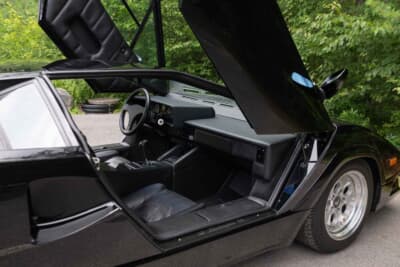  55万5000ドル（邦貨換算約8168万円）で落札されたランボルギーニ「カウンタック 25thアニバーサリー」（C）Courtesy of RM Sotheby's