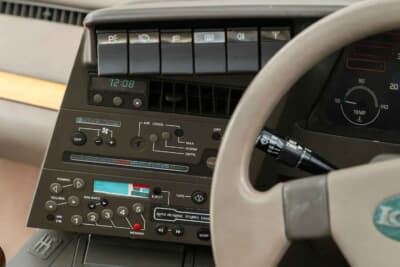 価格応談で現在も販売中のロータス「エトナ」(C)Courtesy of Broad Arrow