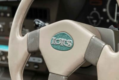 価格応談で現在も販売中のロータス「エトナ」(C)Courtesy of Broad Arrow