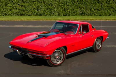 愛妻のためにオーダーした特別なシボレー「コルベットC2」が3580