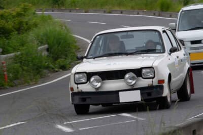 いすゞ ジェミニZZ/R：4、5年前に、前オーナーがカスタマイズしていたジェミニを譲り受けた時に、旧車クラスもあるデイラリーに出てみようかな、と思ったそうだ