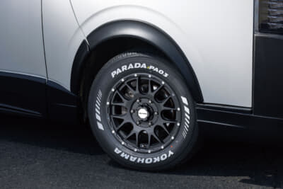 WEDS ADVENTURE MUD VANCE 08:表面仕上げに使用される新色の「フリントブラック」はボディ外装で人気のラプター塗装の風合いにも似た質感。タフな足もとの演出にベストだろう