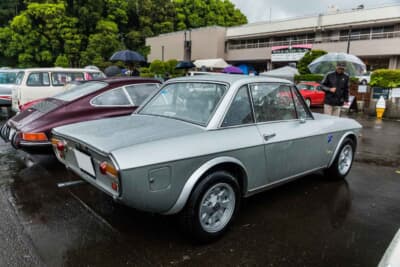 ランチア フルヴィア クーペ：オーナーの横山さんが購入したのは、アメリカから輸入された個体。購入時にドアのチリ合わせを行った