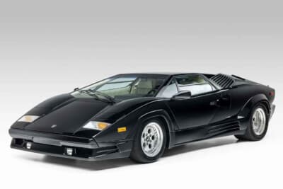 52万7500ドル（邦貨換算約7810万円）で売却されたランボルギーニ「カウンタック 25thアニバーサリー」（C）Courtesy of Broad Arrow