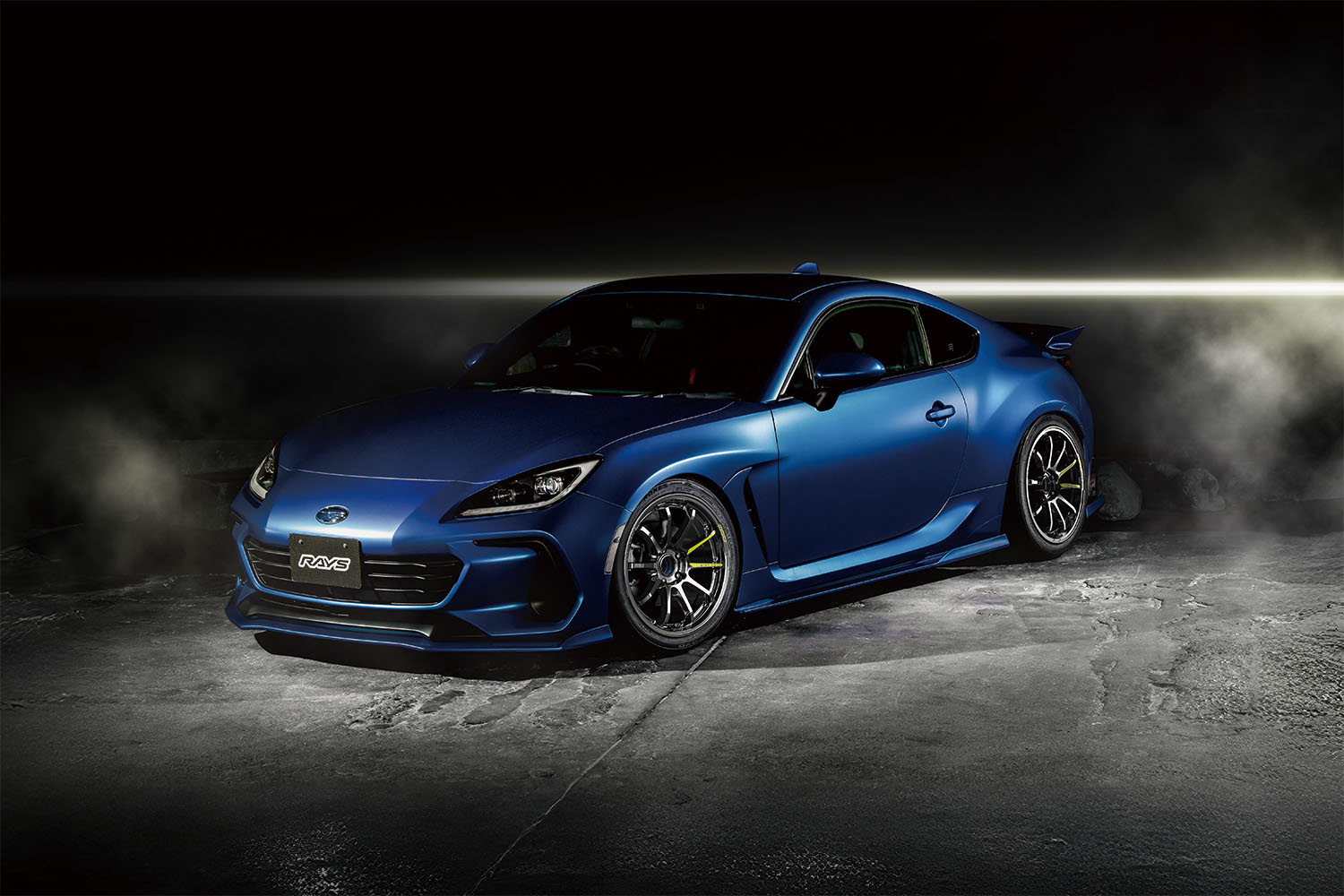 モータースポーツシーンで培った技術とデザイン性をストリートに投入するRAYS「NR57 LIMITED」〈PR〉