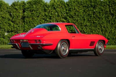 24万800ドル（邦貨換算約3580万円）で落札されたシボレー「コルベット スティングレイ 427」C）Courtesy of RM Sotheby's