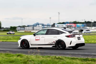 ホンダ シビック タイプR：今回のサーキット走行は、ライトな仕様でのテストとなった