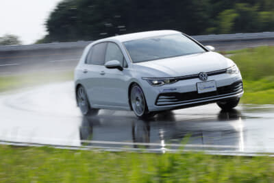 クロスクライメイト3SPORT：クロスクライメイト3と従来モデルのクロスクライメイト2をウエットハンドリング路で乗り比べ。明らかにクロスクライメイト3のほうが限界が高く、ESCの介入が少なかった