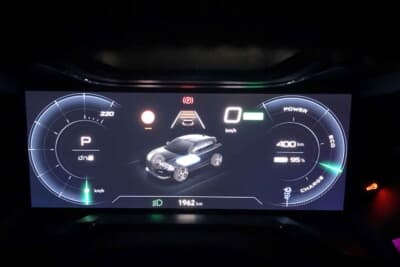 アルファ ロメオ ジュニア エレットリカ：Advanced Efficiencyモードのメーター表示