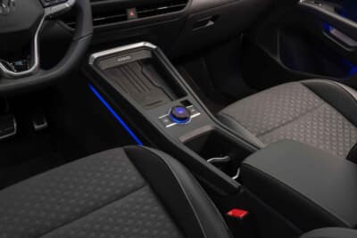 フォルクスワーゲンT-Roc：大幅に改良されたインテリアはプレミアムな素材を採用