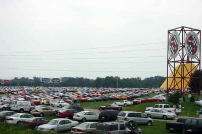 イベント会場に赴く前に聖地ともいえるコルベット博物館に立ち寄った。ここもコルベットで埋め尽くされていた