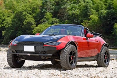 マツダ ロードスター：ベースは2015年式のND型ロードスター。ボディカラーは、ソウルレッドプレミアムメタリック