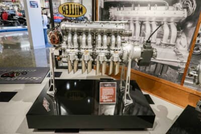 1926年 ミラー “91” ストレート8 レースエンジン：エンジンの最大排気量が124キュービックインチから91キュービックインチ（約1.5L）に引き下げられました。1926年のインディカー用に製作された直列8気筒ツインカムエンジンです