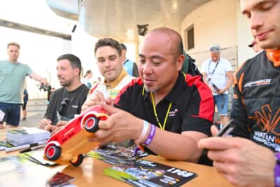 サイン会では漢字で書いたのでしょうか