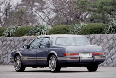 キャデラック セビル：1990年式は4.5Lのエンジンを搭載