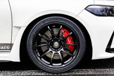ホンダ シビック タイプR：ホイールはADVAN Racing RZ-F2、タイヤがブリヂストン POTENZA RE-71RS、ブレーキパッドはG-MAX