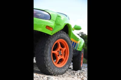 マツダ ロードスター：エンケイRP01 （7J✕15）に215:75R15サイズのMTタイヤCOMFORSER CF3000を組み合わせる