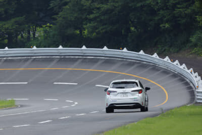 クロスクライメイト3：高速走行テストではロードノイズの低さを実感。タイヤからのノイズを感じさせない