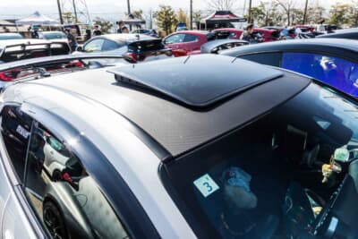 トヨタ GRヤリス：カーボンルーフにサンルーフ!?と思ったらなんとダミー