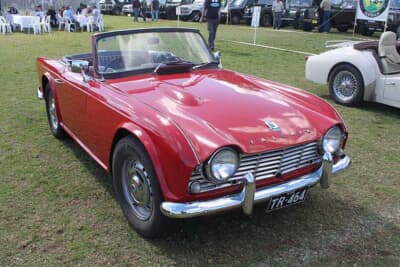 トライアンフ TR4