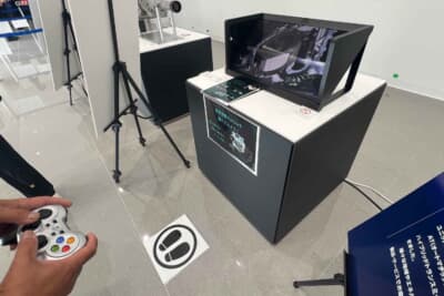 電気自動車の駆動用モーターを一体化した「eアクスル」を、ゲームのコントローラーで分解して見られるなんて、遊び心があって素敵よね