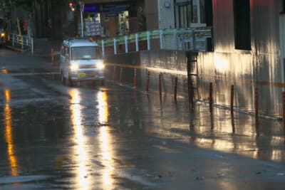 夜は特に冠水している部分がわかりにくいので注意したい