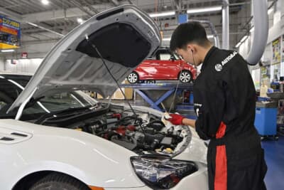 スーパーオートバックス大野城御笠川店は、車検や整備、さらには板金・塗装までお任せできる