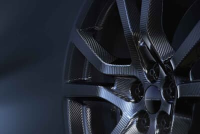 レンジローバー スポーツSVカーボン：５スプリットスポーク採用の23インチカーボンホイール