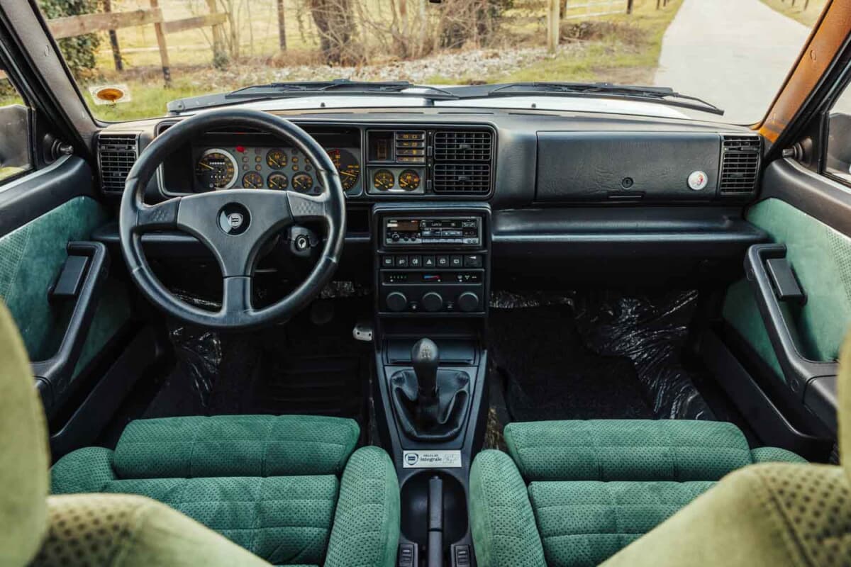 ランチアデルタEVO1 ステアリング ランチアデルタEVO1 ステアリング 生産台数わずか200台！ランチア