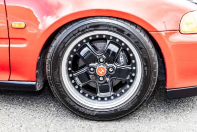 ホンダ シビックEL：無限製の15インチの2ピースホイールをリバレルして3ピース化。ホイール幅を拡大している