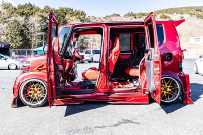 ホンダ N-BOX:エアサスを装着し、アーム類なども変更されている