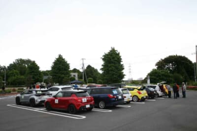 エントリー料は1台2万〜3万円ほどとコストパフォーマンスが良く、参加車種もバラエティに富んでいた