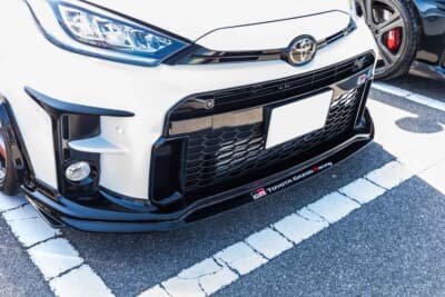 トヨタ GRヤリス：GR PARTSのフロントリップとサイドスカートを装着