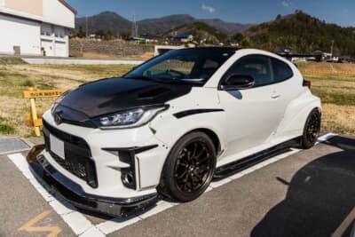 トヨタ GRヤリス：VARISの神風ボディキットは、筑波でのタイムアタックに使用した車両と同じエアロパーツ