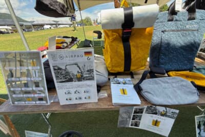 エアバックとシートベルトで作られたバッグ