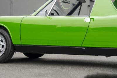 オークション終了後に6万4400ドル（邦貨換算約950万円）で販売されたポルシェ「914」（C）Courtesy of Broad Arrow