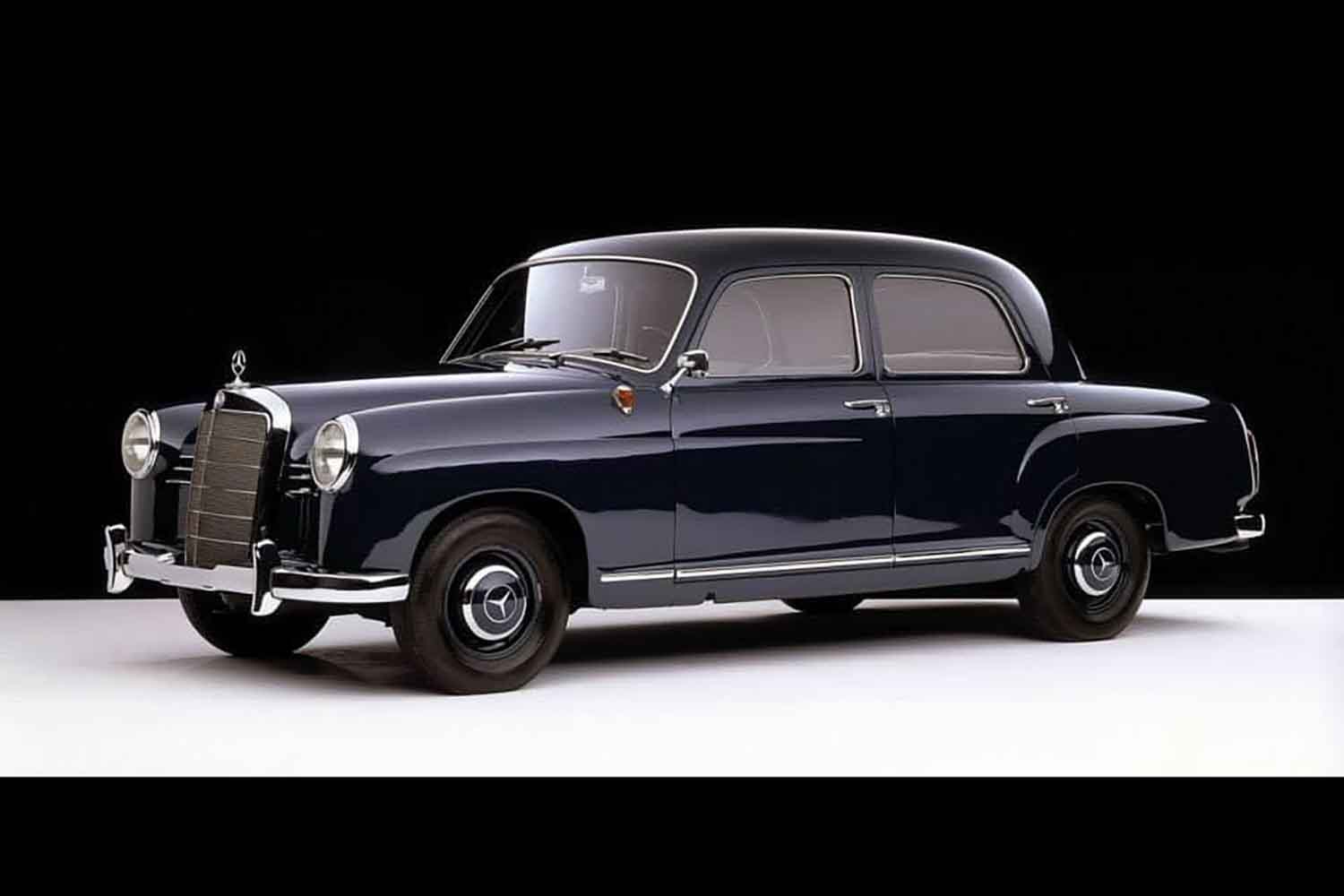 メルセデス・ベンツ「Eクラス」ルーツは戦後復興の一翼を担った