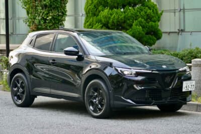 アルファ ロメオ ジュニア：LEDマトリクスヘッドライト（デイタイムランニングライト付き）を採用