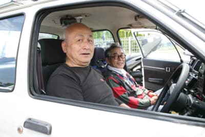 オーナーの伊藤知明さん（左）と小川博敏さん（右）組