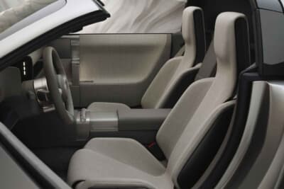 アウディ コンセプトC：天然素材により洗練された格調高いインテリア