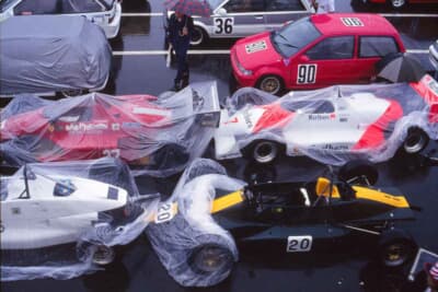 マルボロも赤のフェラーリ風もラルトF3です。こんなのと一緒に走ってました