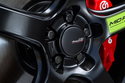 MID RACING R50 Type S：スポークを骨太にすることでホイールの剛性を確保しつつ、スポークサイドを肉抜きすることで重量増を抑え、軽量化にも妥協がない