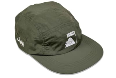 Jeepラングラー アンリミテッド スポーツ ’41 エディション：成約プレゼントのJEEP®︎×POLeRキャップ＆バッグ＋キーホルダーセット