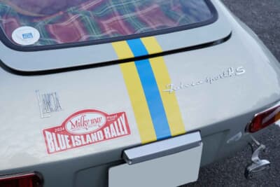 ランチア フルビア スポルト ザガート:フルヴィアHFファローネで見られるHFラインは、塚本さんの好みで少し太めのカッティングシートを切り出し、車両のセンターにフロントからリアまで貼った