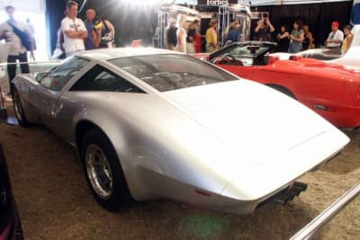 シボレー XP882:こちらは1973年に誕生したモデル。1970年登場のXP-882と呼ばれたコンセプトカーの進化版だが、搭載エンジンは何とロータリーエンジンだった。それも4ローターである